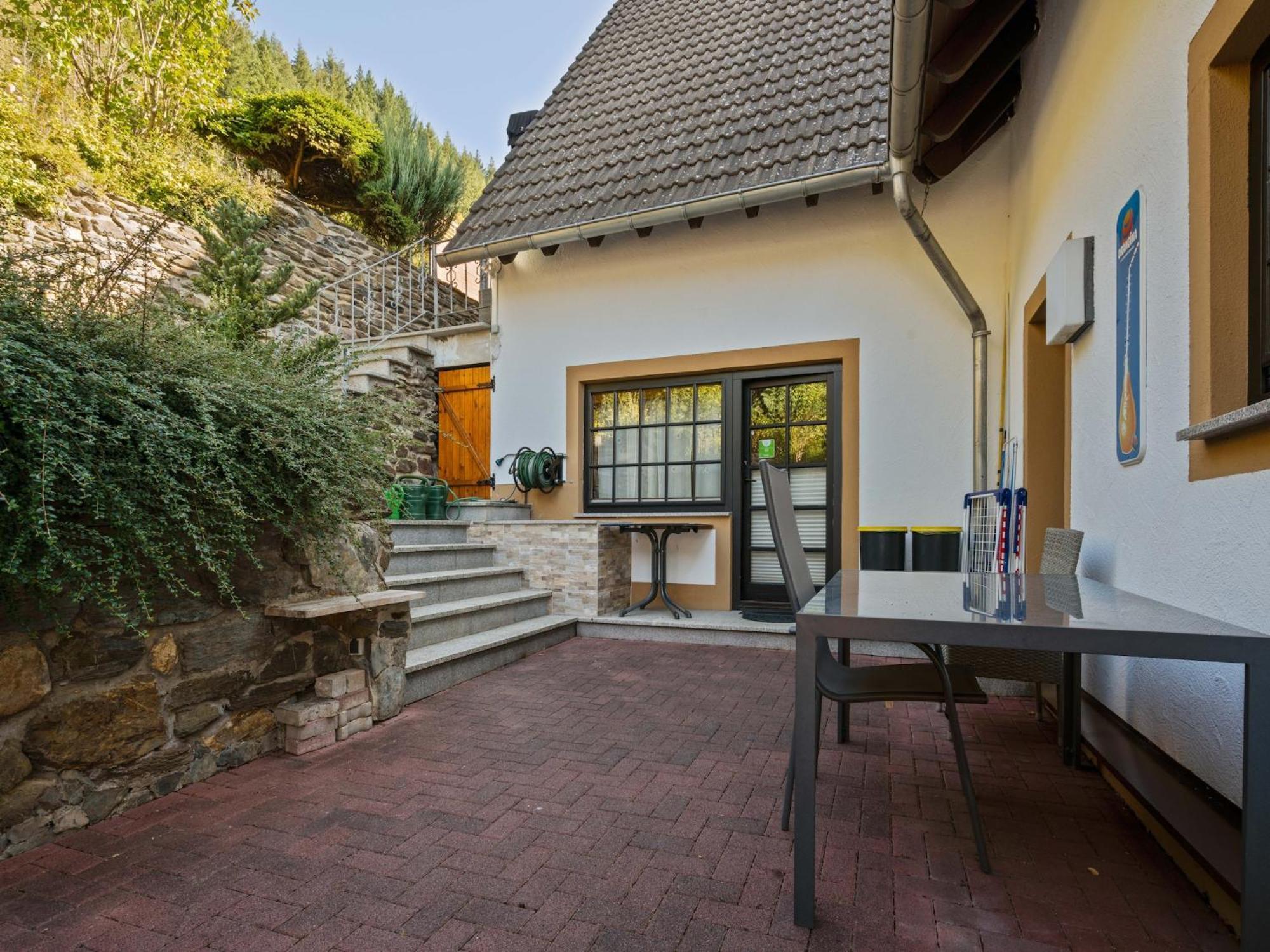 A Modern Apartment In The Hunsr Ck Region S Romantic Drohn Valley Merschbach ภายนอก รูปภาพ