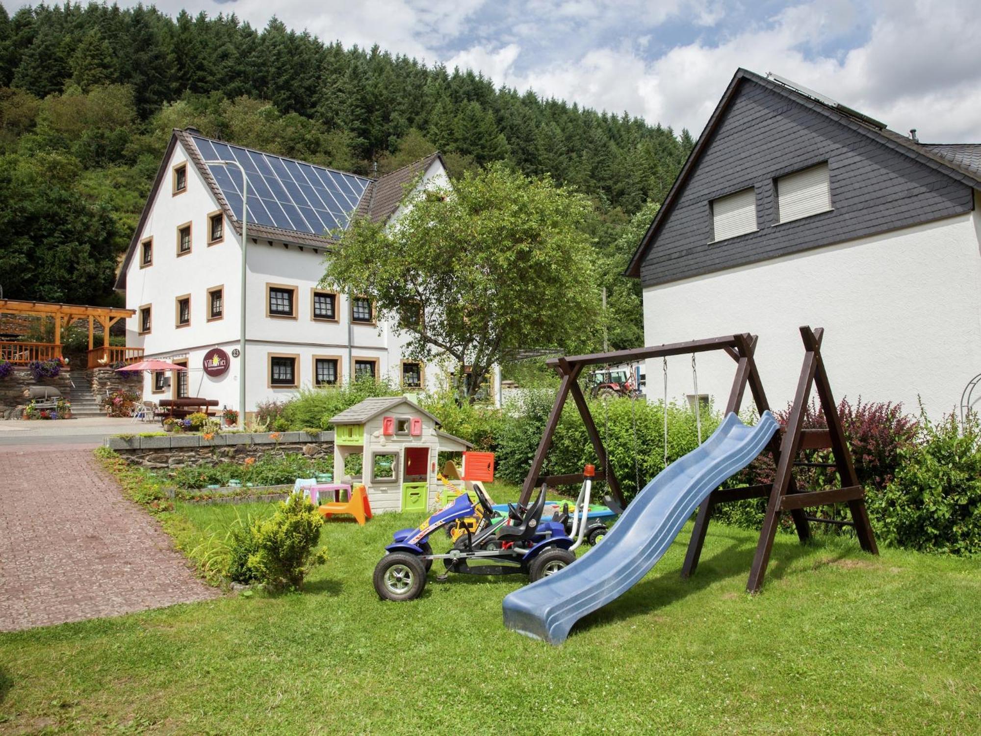 A Modern Apartment In The Hunsr Ck Region S Romantic Drohn Valley Merschbach ภายนอก รูปภาพ
