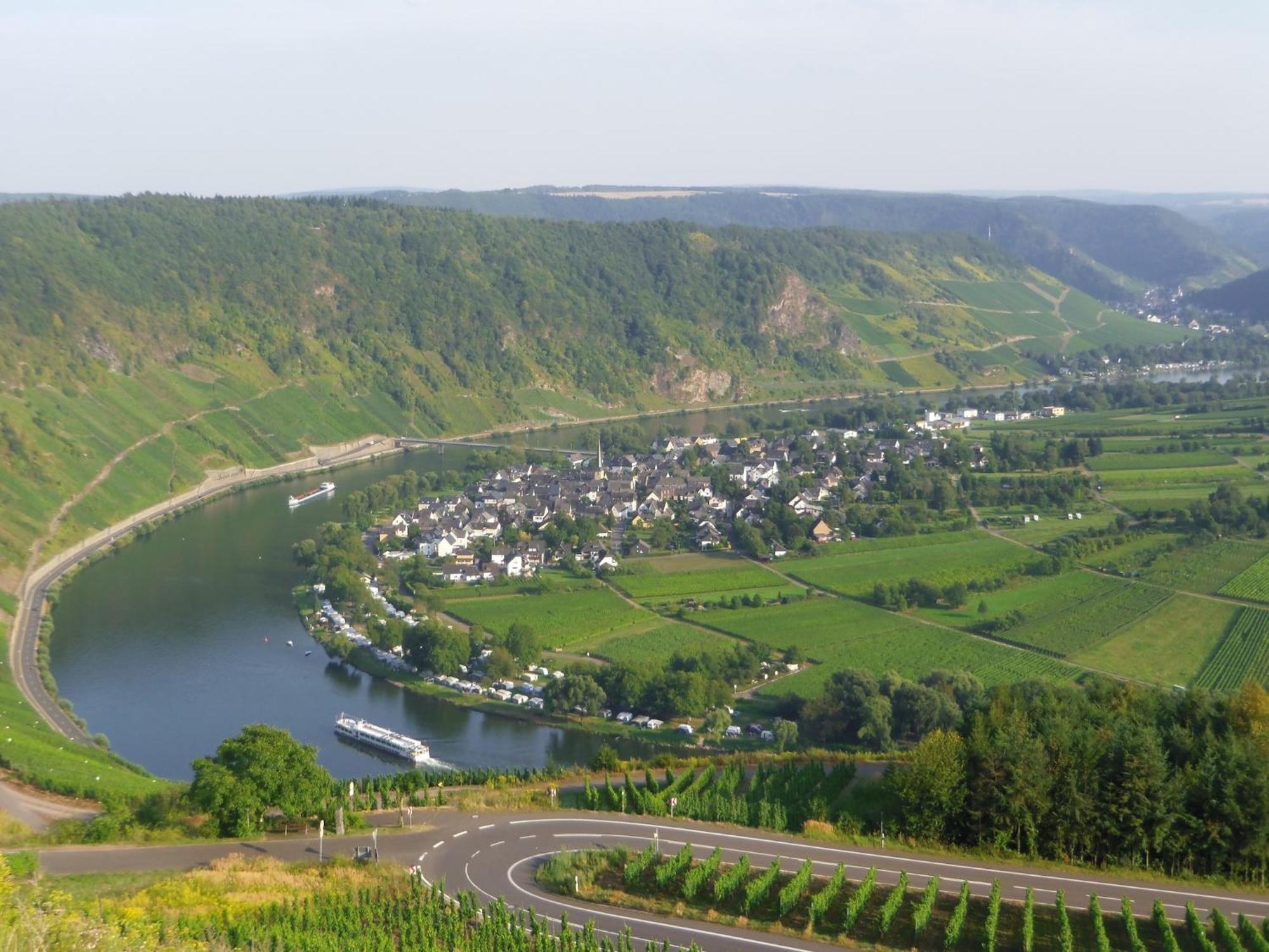 A Modern Apartment In The Hunsr Ck Region S Romantic Drohn Valley Merschbach ภายนอก รูปภาพ